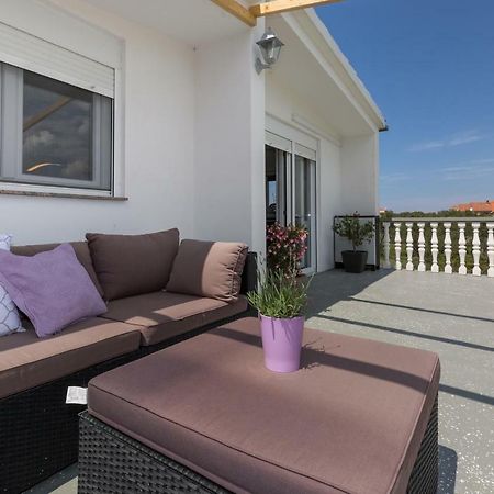 Modern And Spacious Apartment Bibinje Exteriör bild