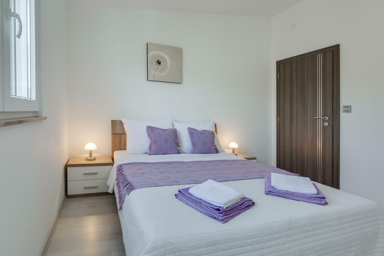 Modern And Spacious Apartment Bibinje Exteriör bild