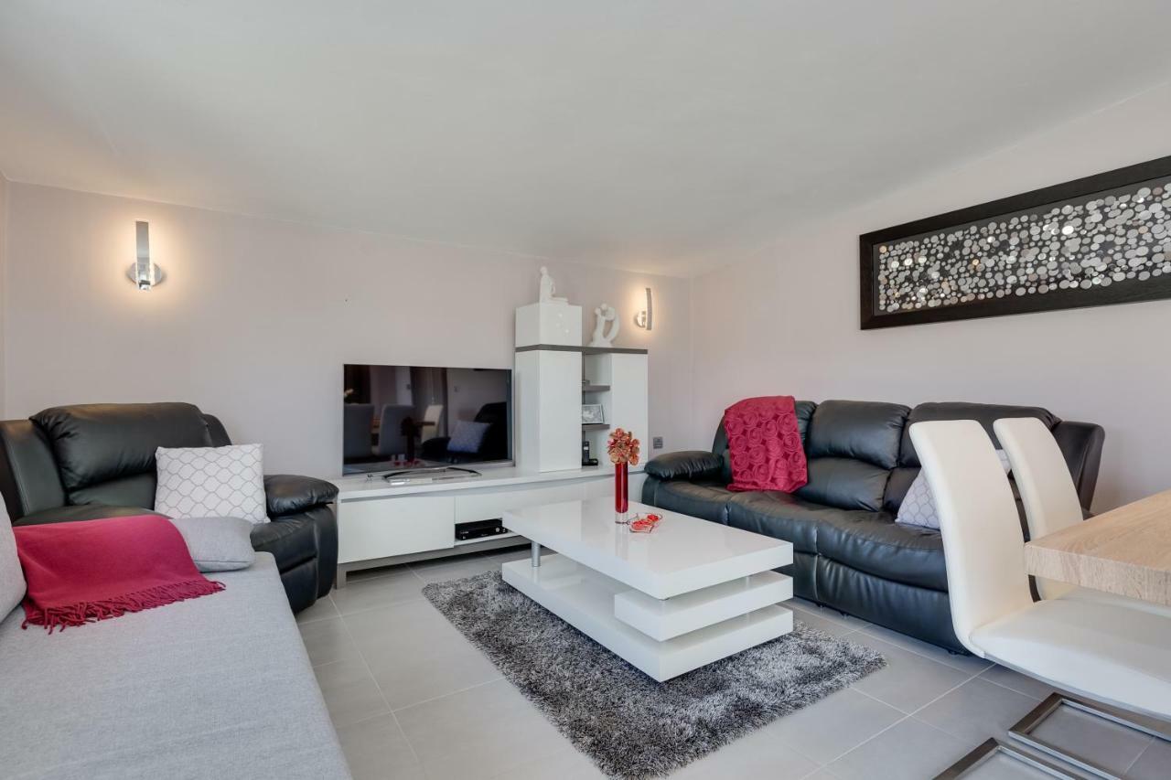 Modern And Spacious Apartment Bibinje Exteriör bild