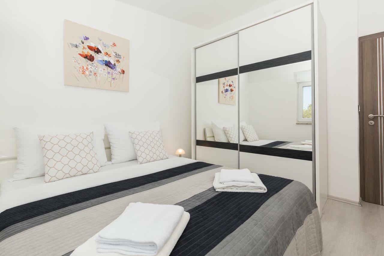 Modern And Spacious Apartment Bibinje Exteriör bild