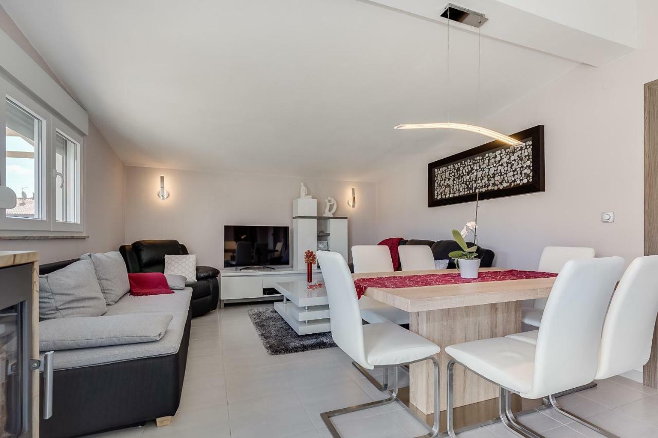 Modern And Spacious Apartment Bibinje Exteriör bild